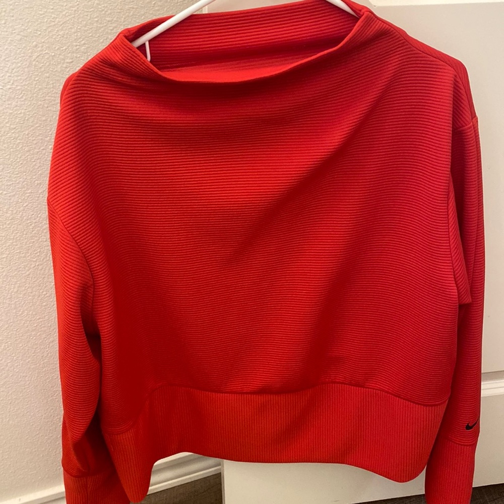Womens Nike dri-fit pull over
